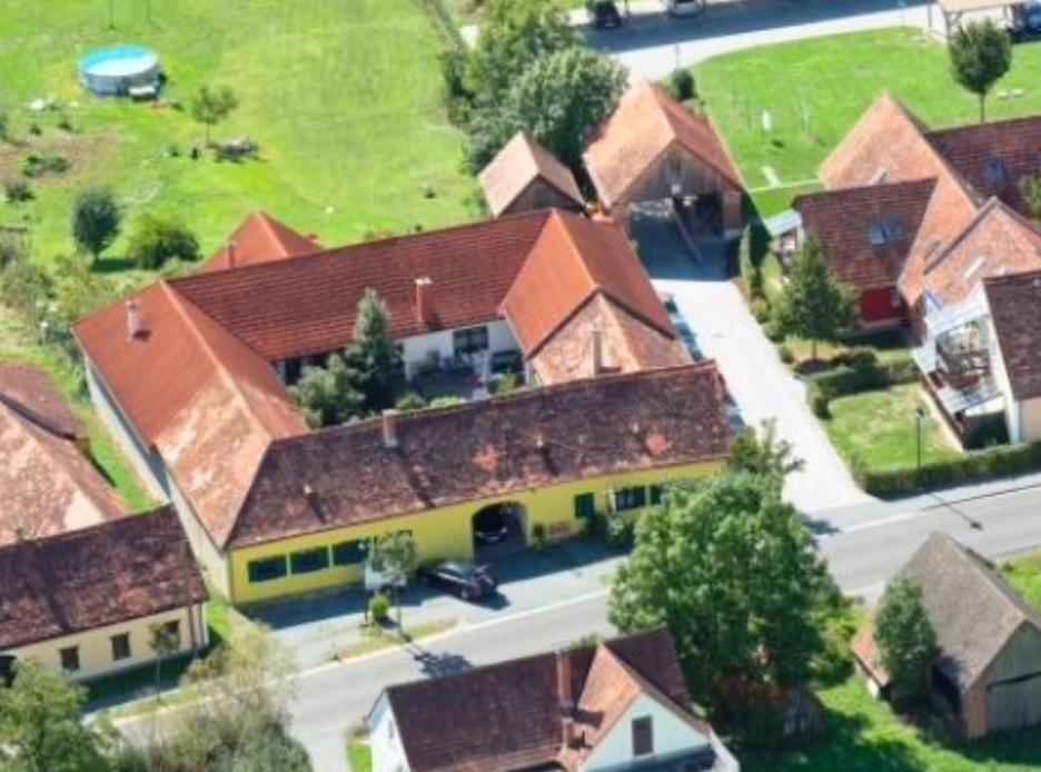 Ferienwohnungen Und Appartements Im Idyllischen Vierkanthof, Gruppenurlaube Loipersdorf bei Fuerstenfeld Exterior photo